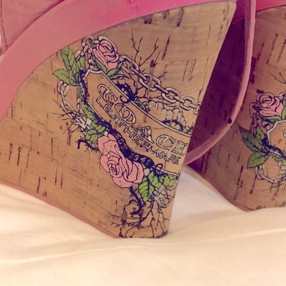 Coach pink cork wedge sandals. - Picture 3 of 7
